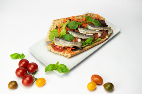 Sandwich petites truites huile d’olive tomates mozzarella