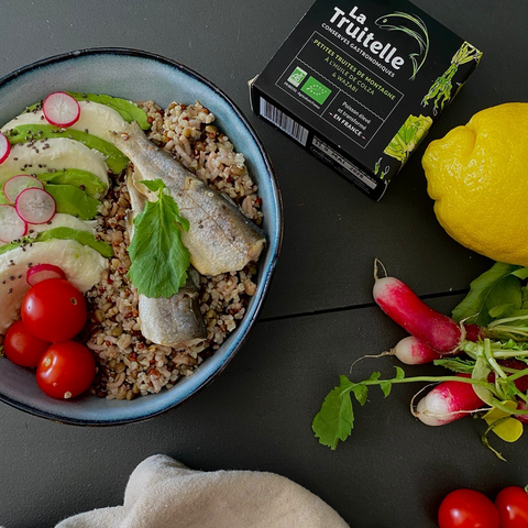 Salade de quinoa aux truitelles wazabi